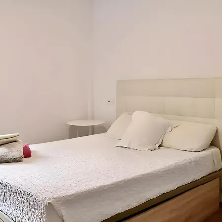 Kedei White Tower Apartmán Mamaia